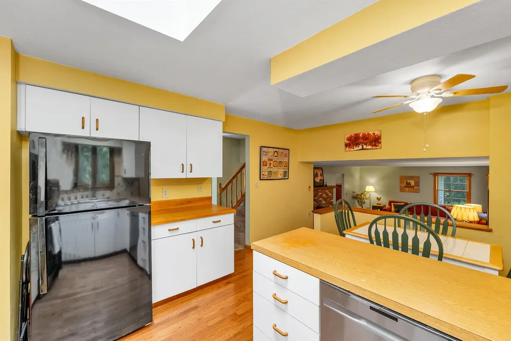 7 Loon Street Wolfeboro NH 03894