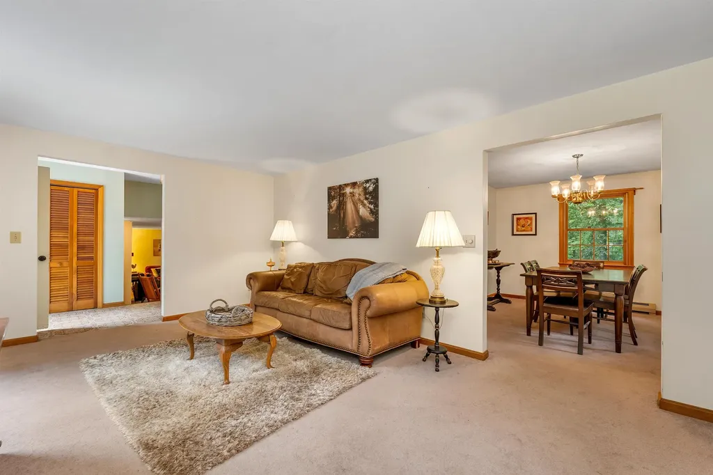 7 Loon Street Wolfeboro NH 03894