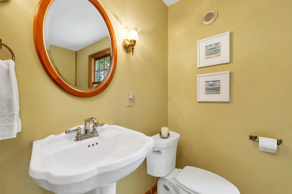 7 Loon Street Wolfeboro NH 03894