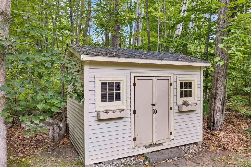 7 Loon Street Wolfeboro NH 03894