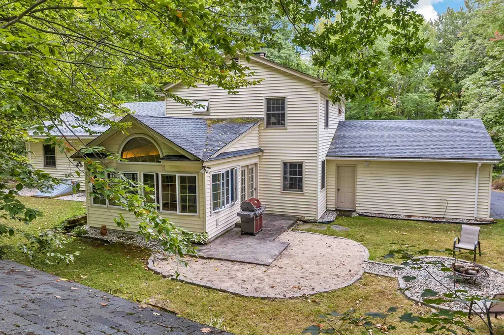 7 Loon Street Wolfeboro NH 03894