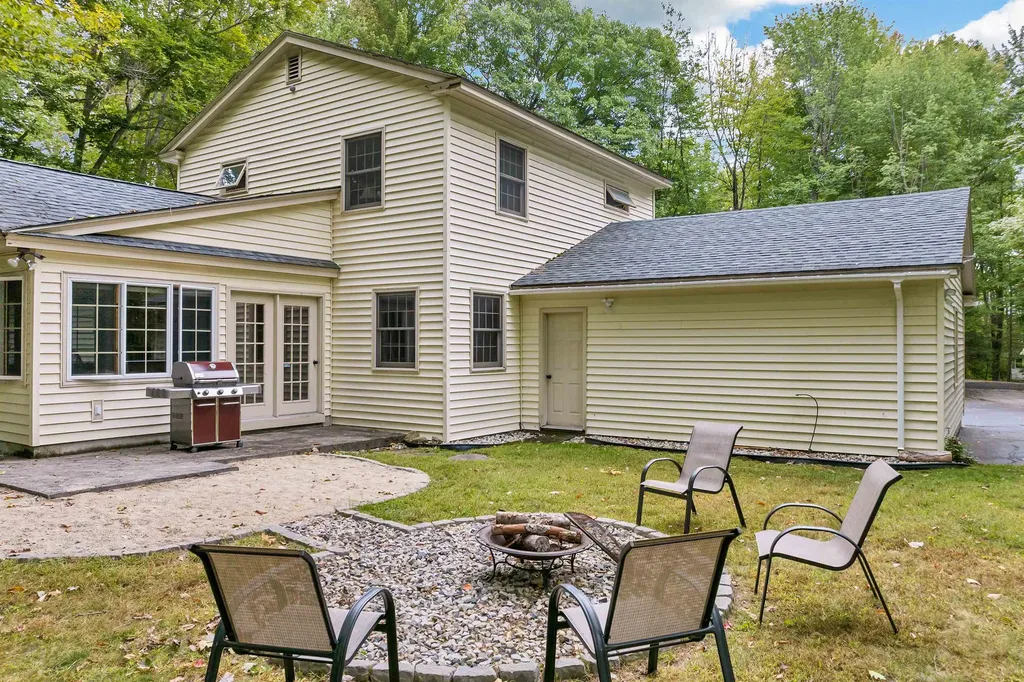 7 Loon Street Wolfeboro NH 03894