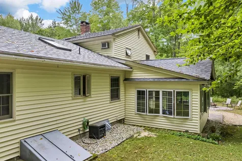 7 Loon Street Wolfeboro NH 03894