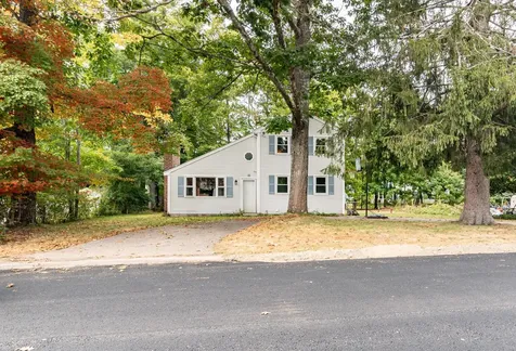 15 Sidney Street Rochester NH 03867