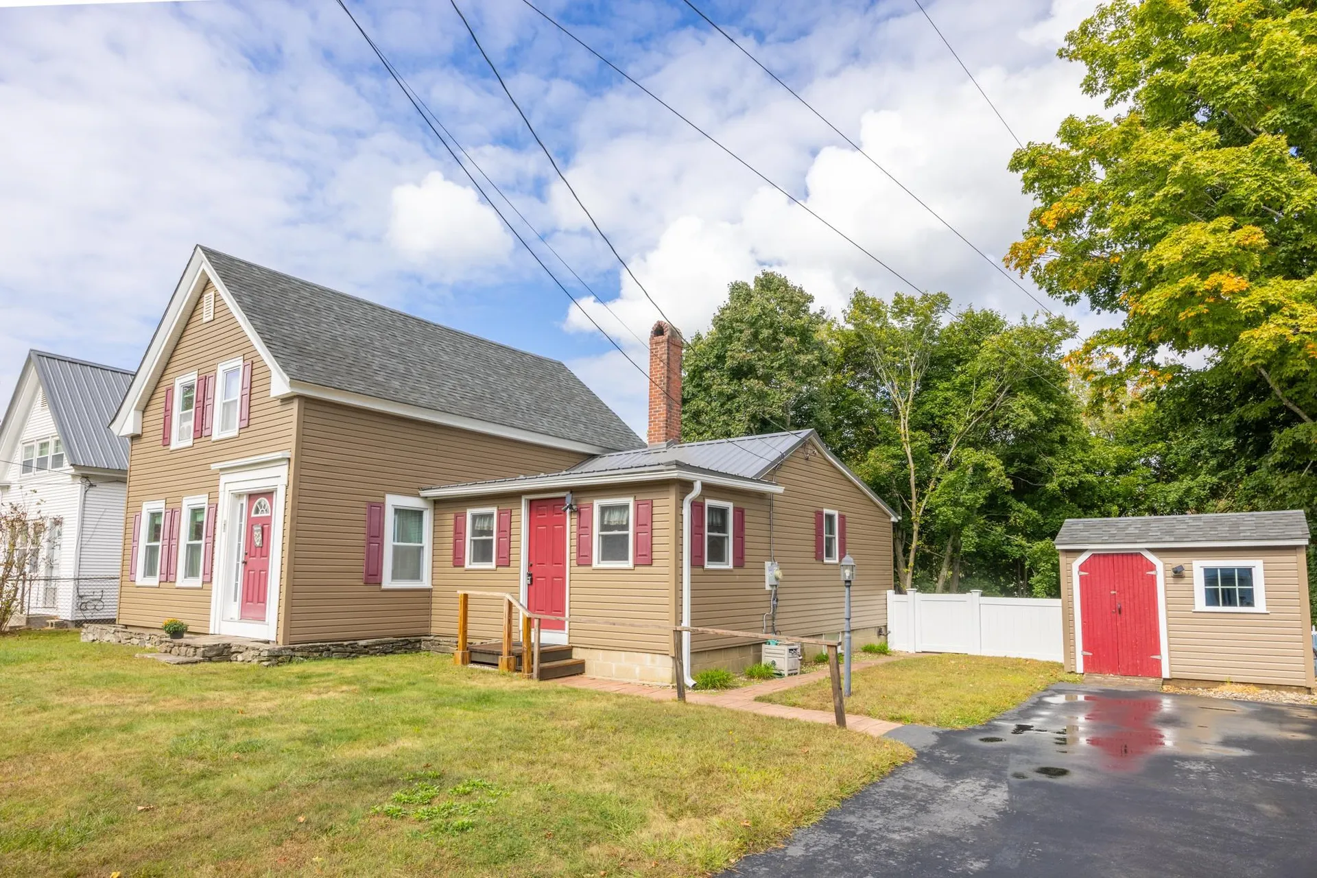7 Old Manchester Road Raymond NH 03077