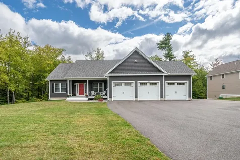 33 Churchill Drive Hooksett NH 03106