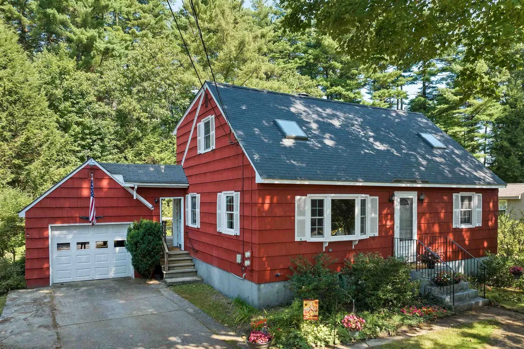4 Small Lane Merrimack NH 03054