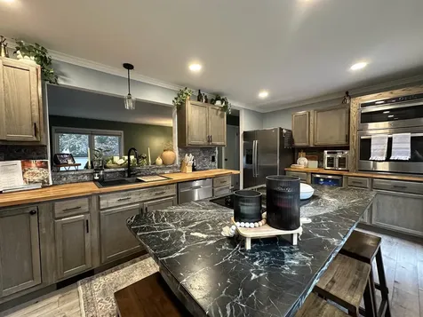 86 Kennedy Drive Keene NH 03431