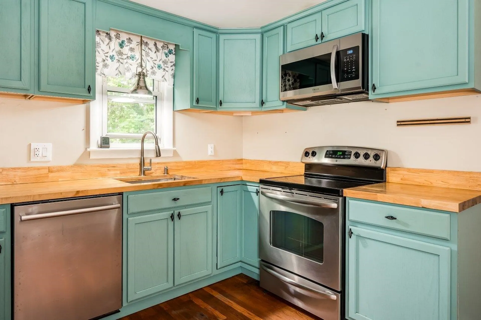37 Lowell Street Rochester NH 03867