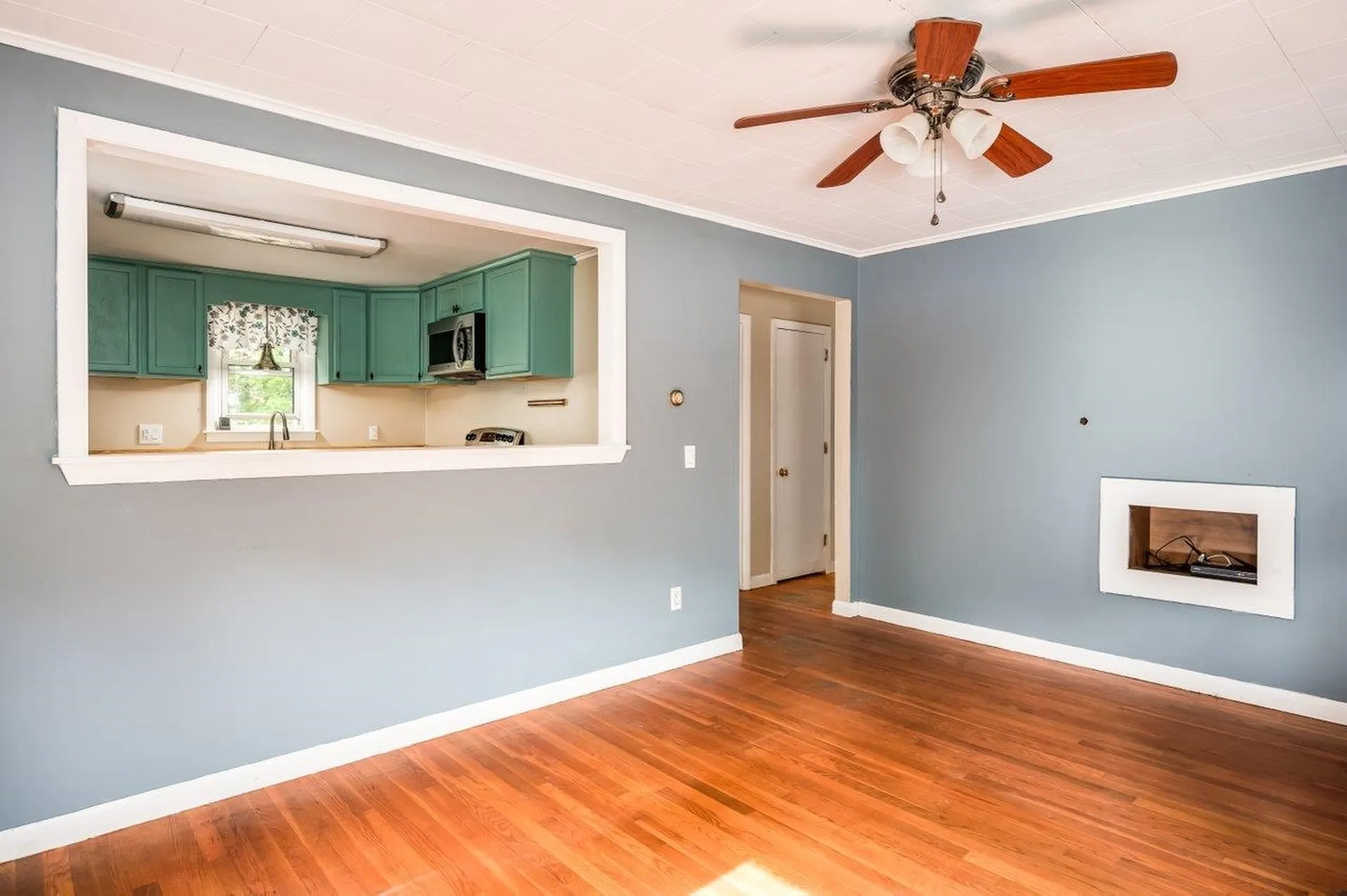 37 Lowell Street Rochester NH 03867