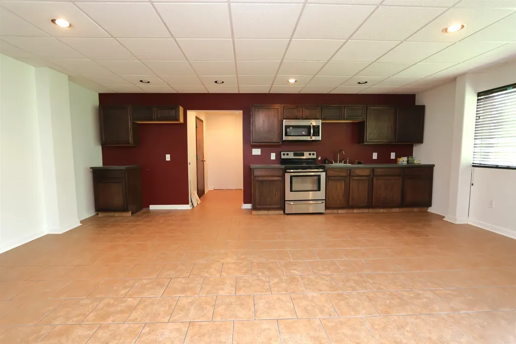 48 Route 125 Kingston NH 03848