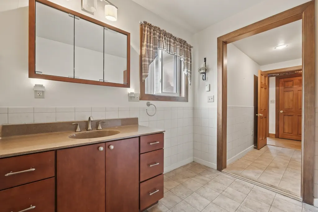 9 Elizabeth Street Rochester NH 03867