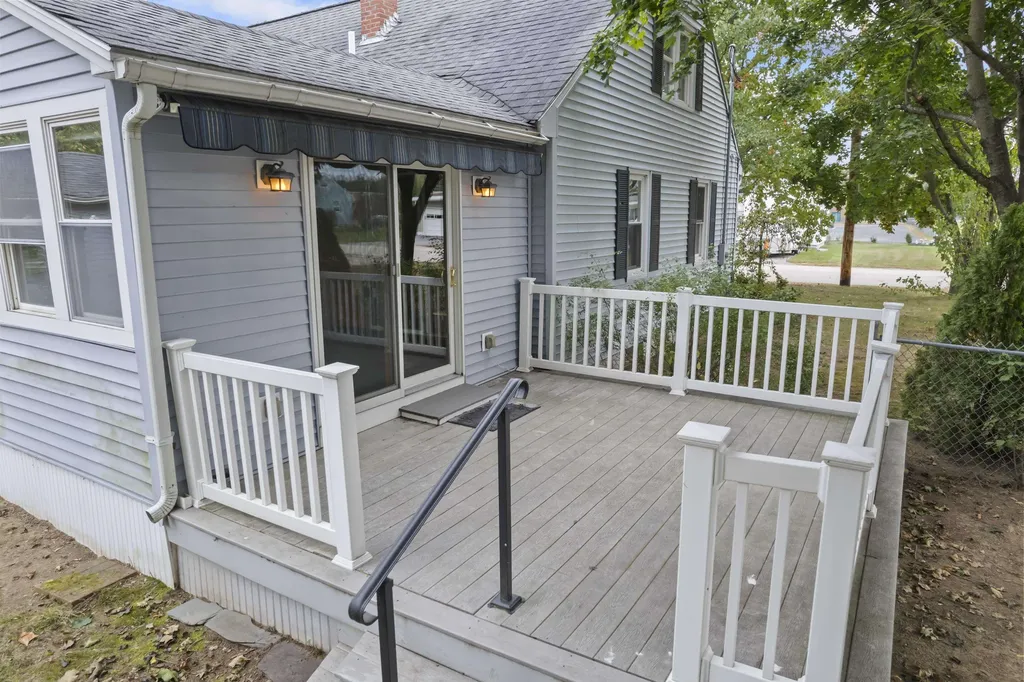 9 Elizabeth Street Rochester NH 03867