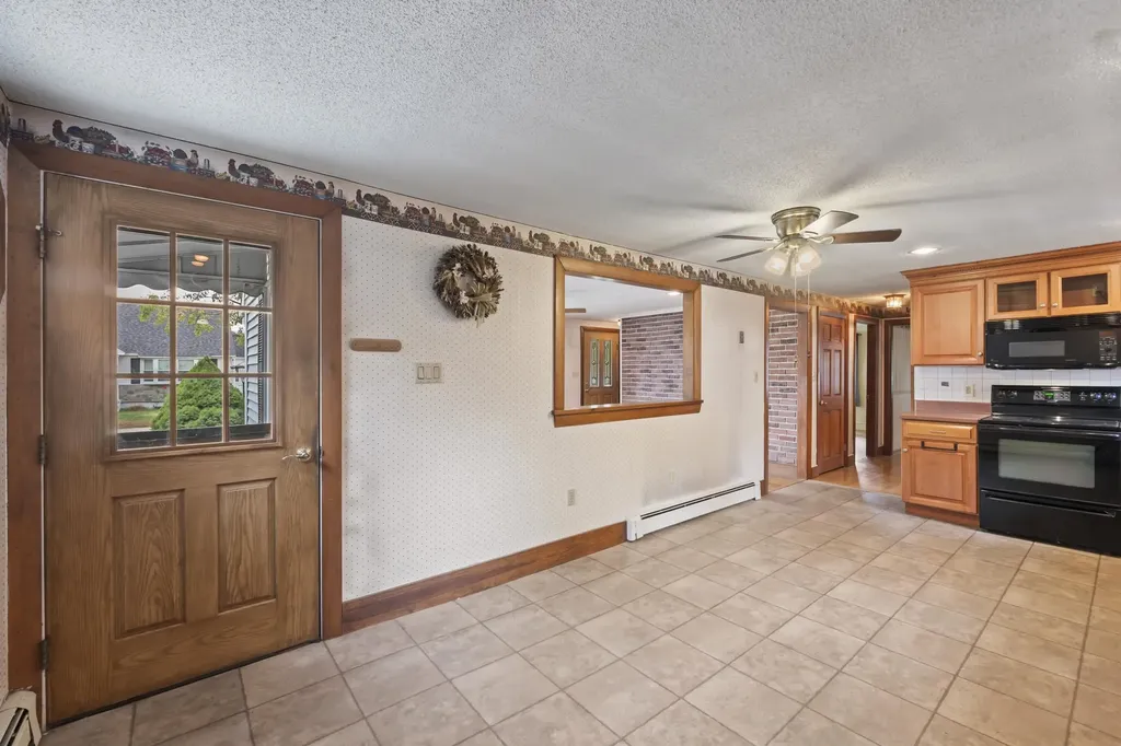 9 Elizabeth Street Rochester NH 03867