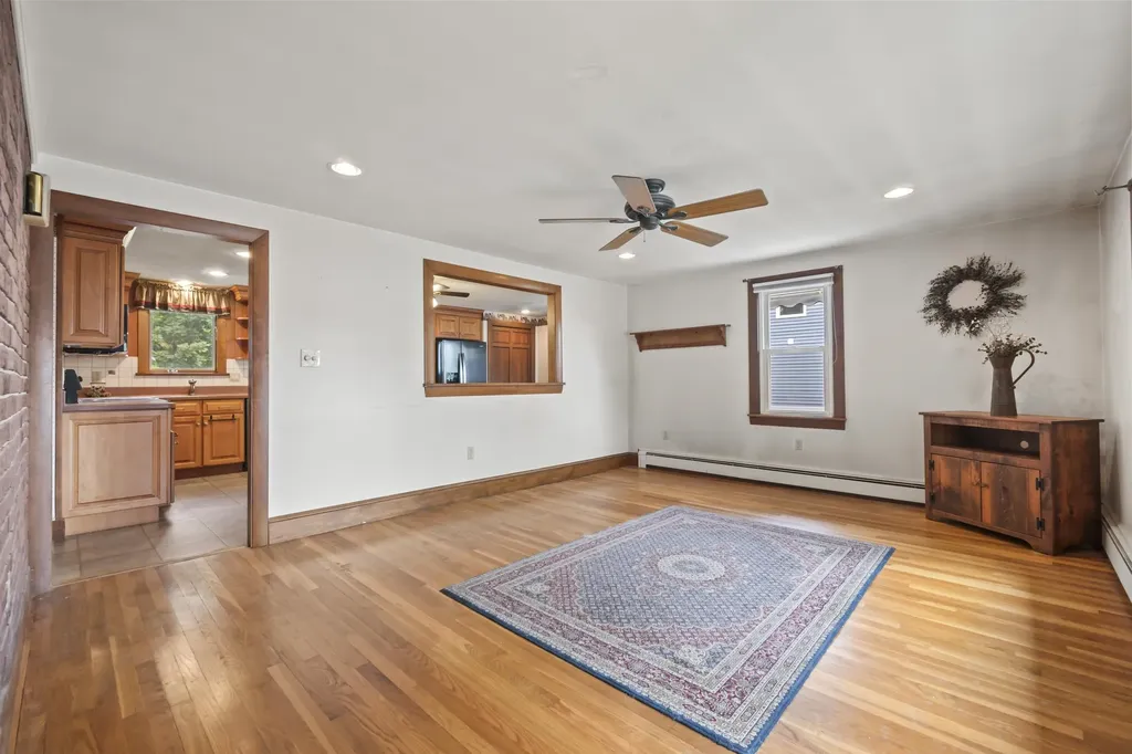 9 Elizabeth Street Rochester NH 03867