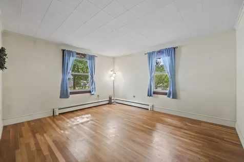 9 Elizabeth Street Rochester NH 03867