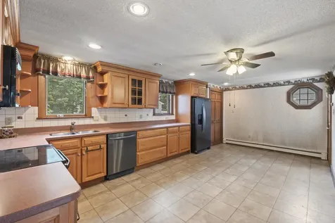 9 Elizabeth Street Rochester NH 03867