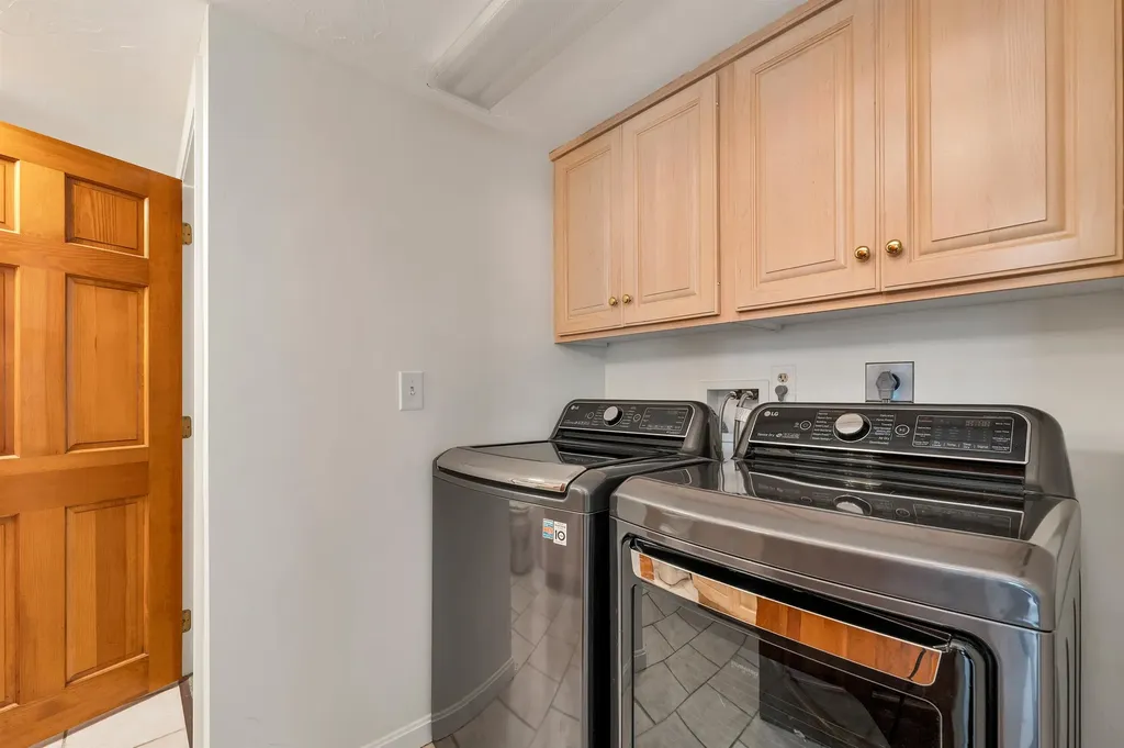 17 Wentworth Cove Road Laconia NH 03246