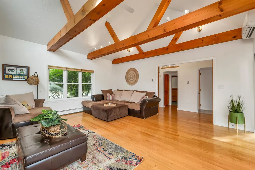 17 Wentworth Cove Road Laconia NH 03246