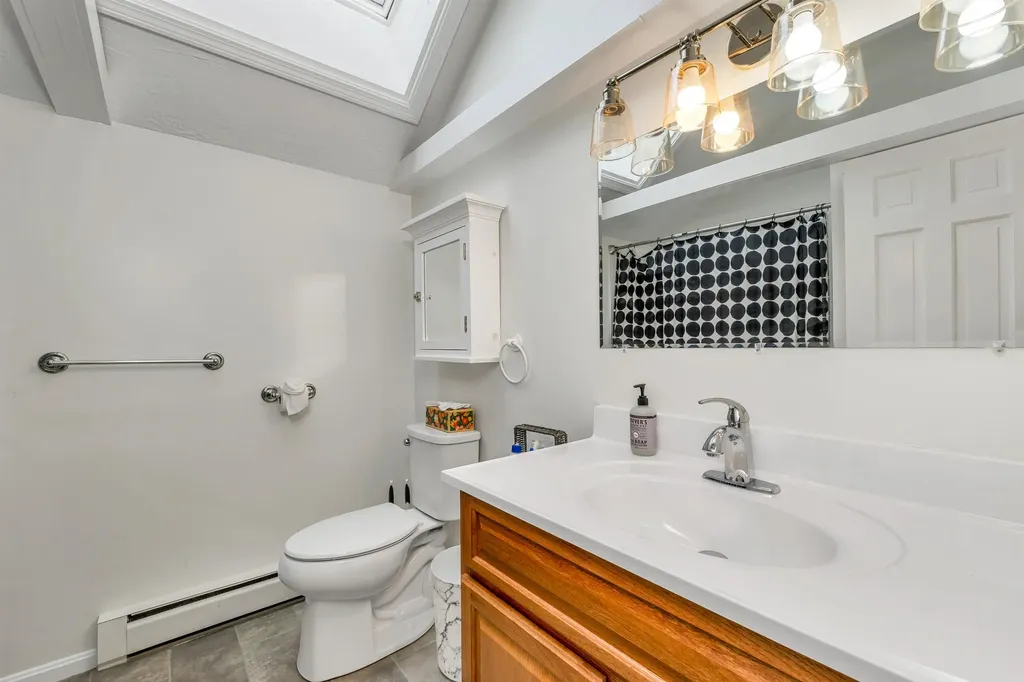 17 Wentworth Cove Road Laconia NH 03246