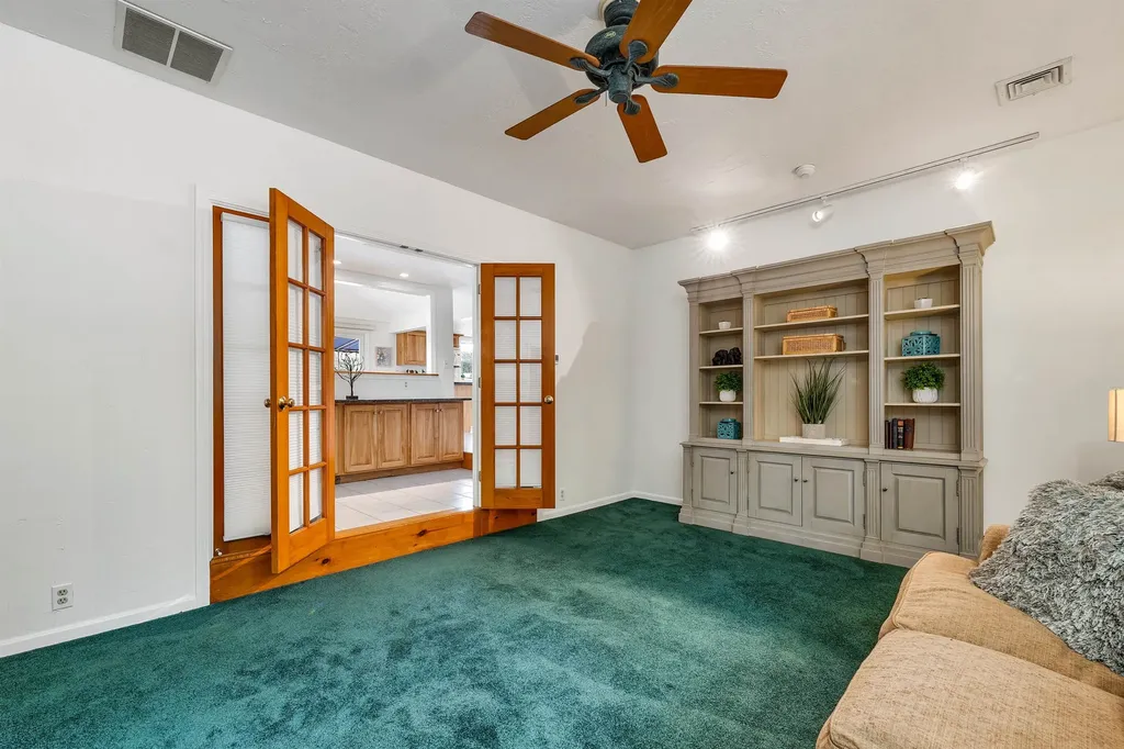 17 Wentworth Cove Road Laconia NH 03246