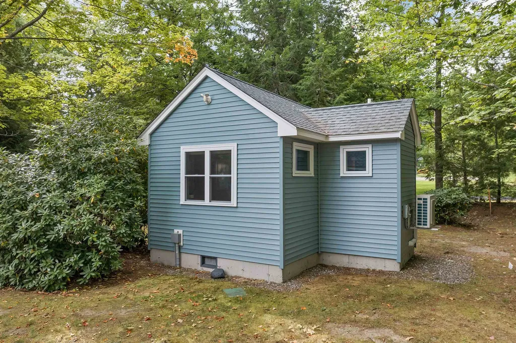 17 Wentworth Cove Road Laconia NH 03246