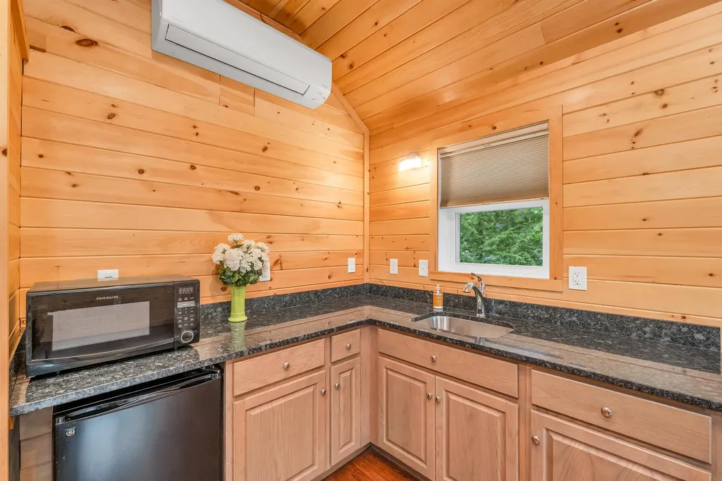 17 Wentworth Cove Road Laconia NH 03246