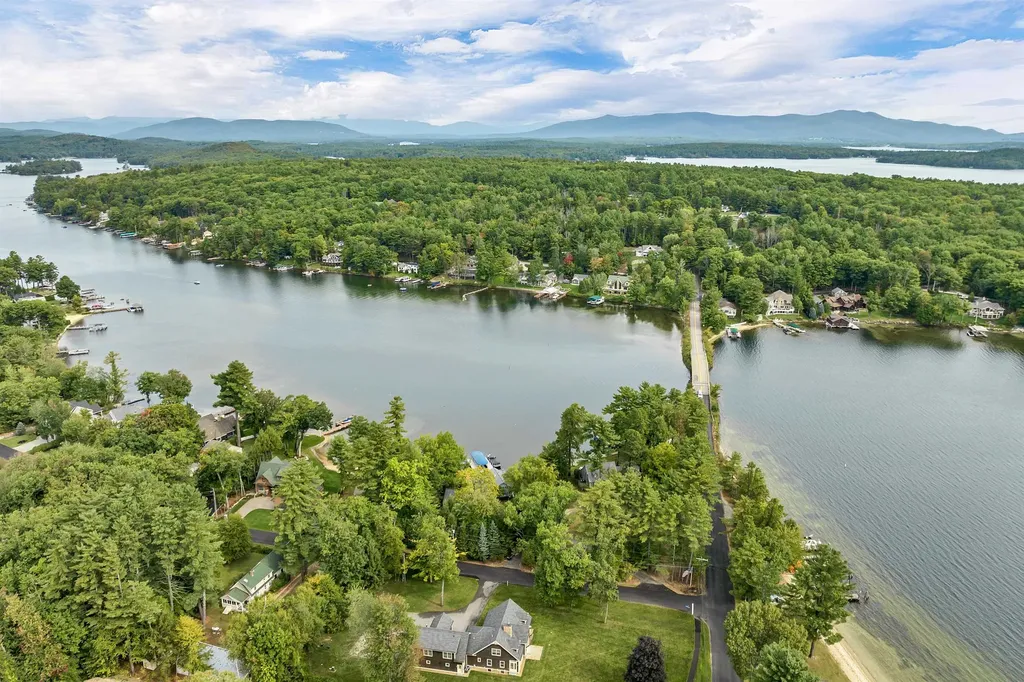 17 Wentworth Cove Road Laconia NH 03246