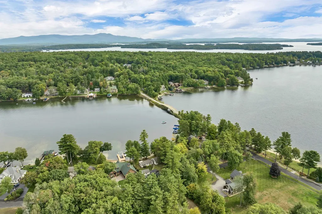 17 Wentworth Cove Road Laconia NH 03246