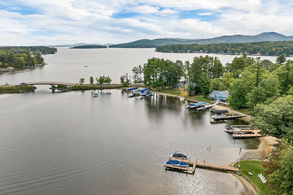 17 Wentworth Cove Road Laconia NH 03246