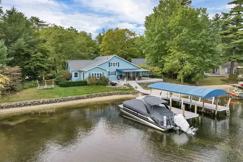 17 Wentworth Cove Road Laconia NH 03246