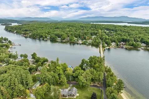 17 Wentworth Cove Road Laconia NH 03246