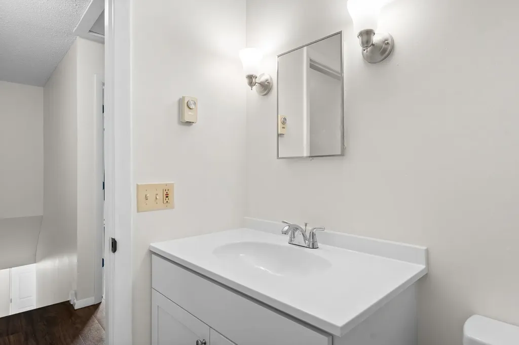 O6 Grandview Drive South Burlington VT 05403