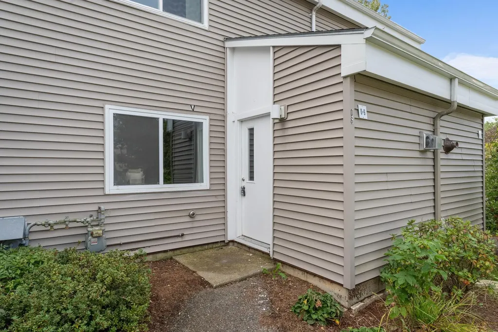 O6 Grandview Drive South Burlington VT 05403