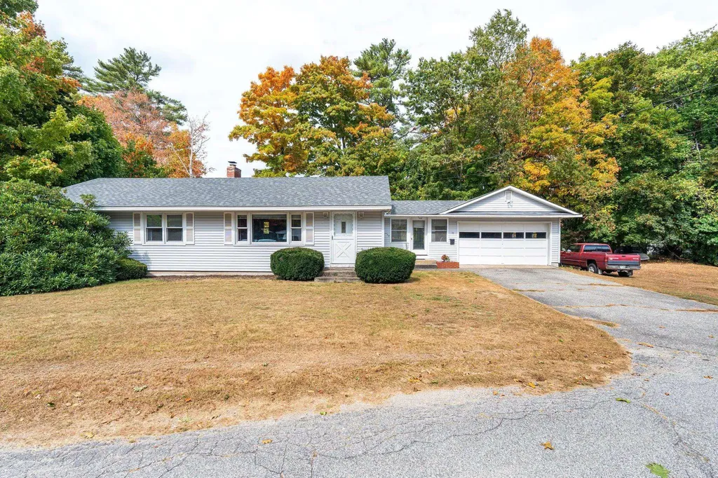 10 Lincoln Terrace Newport NH 03773