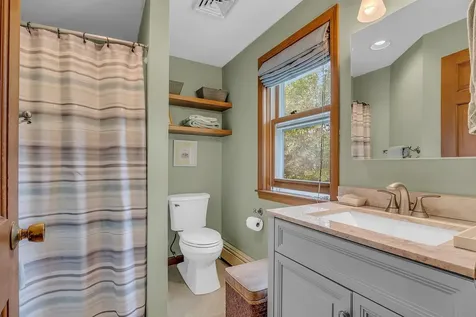 95 Chappy Lane Salem NH 03079