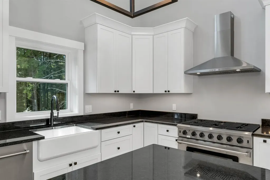 19 Equinox Drive Thornton NH 03285