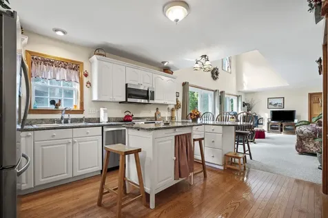 42 Exeter Road Hampton Falls NH 03844