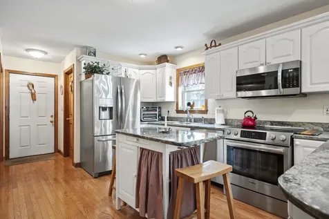 42 Exeter Road Hampton Falls NH 03844