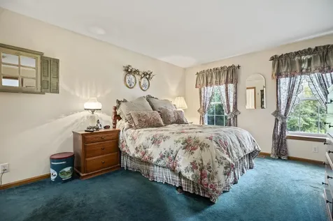 42 Exeter Road Hampton Falls NH 03844
