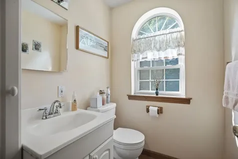 42 Exeter Road Hampton Falls NH 03844