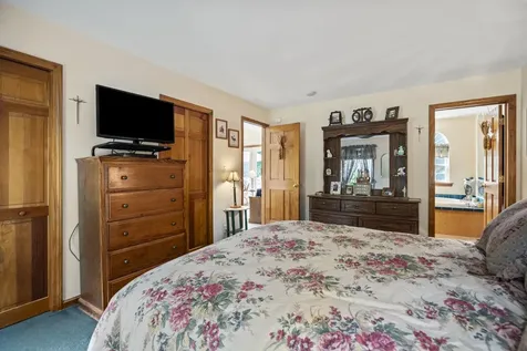 42 Exeter Road Hampton Falls NH 03844