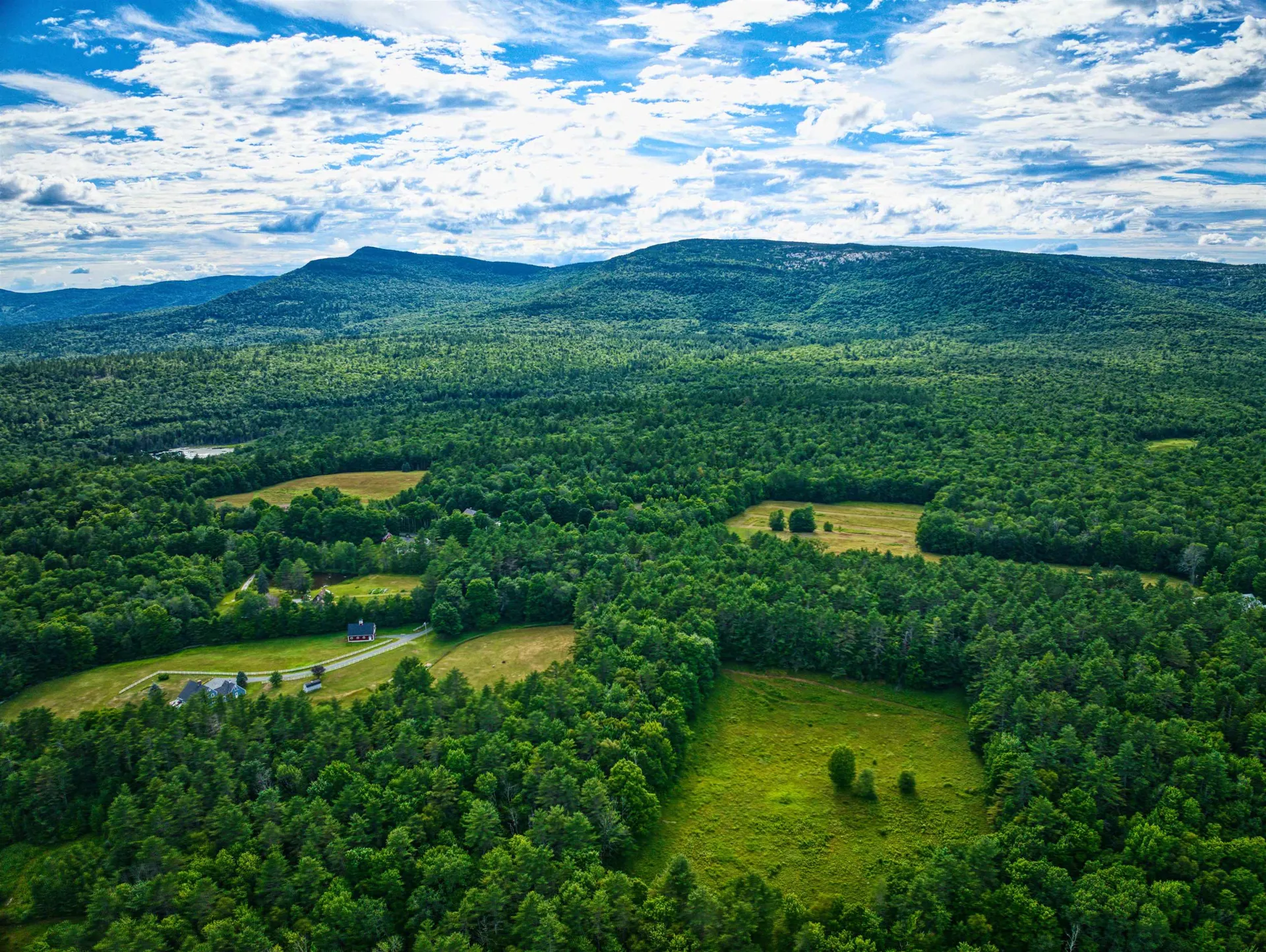 Hartshorn Road Grantham NH 03753