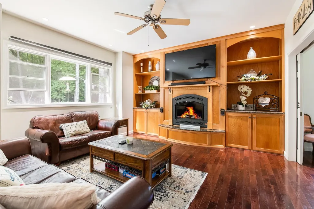 912 Moultonboro Neck Road Moultonborough NH 03254