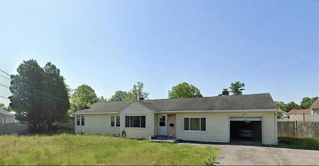 2 Gloria Street Rochester NH 03867