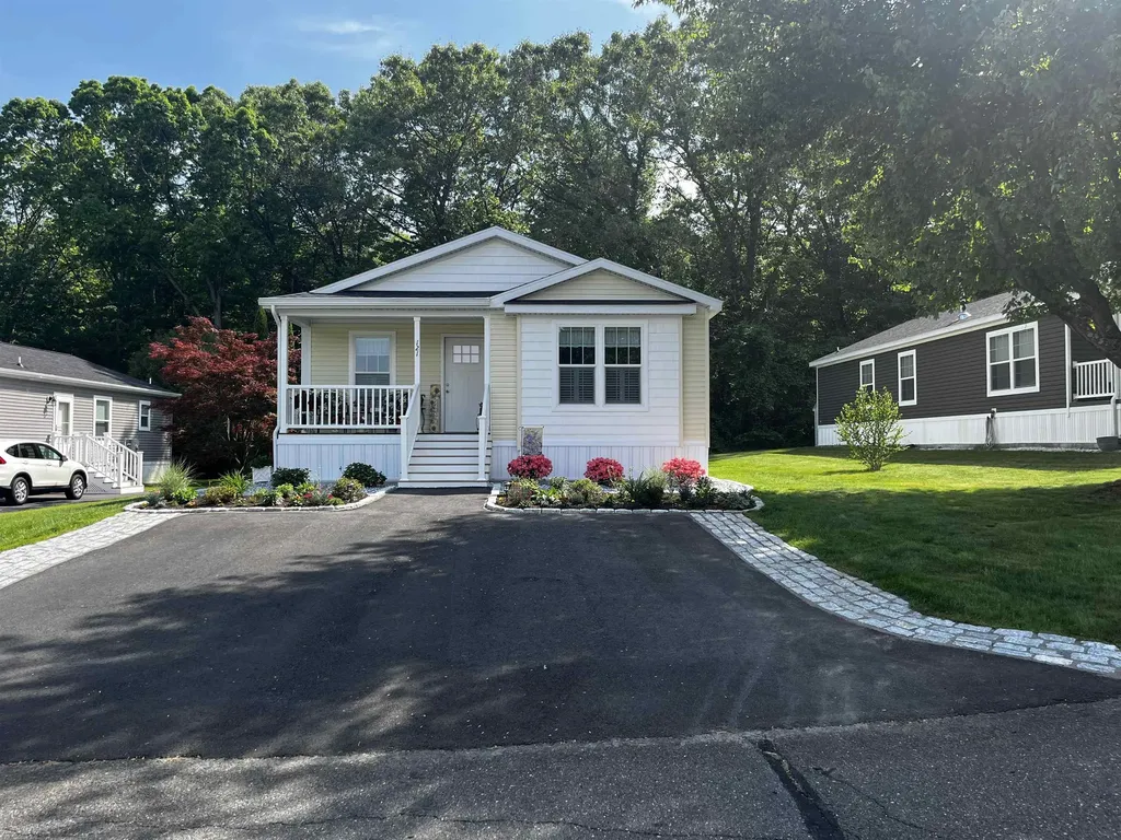 16 Dawn Drive Concord NH 03303