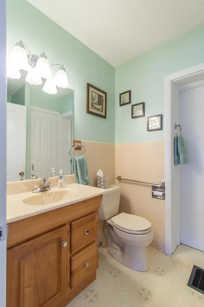 6694 Vt Route 100 Troy VT 05859