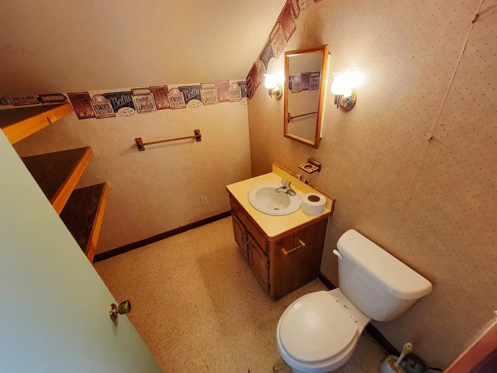 1657 Vt-214 East Montpelier VT 05667