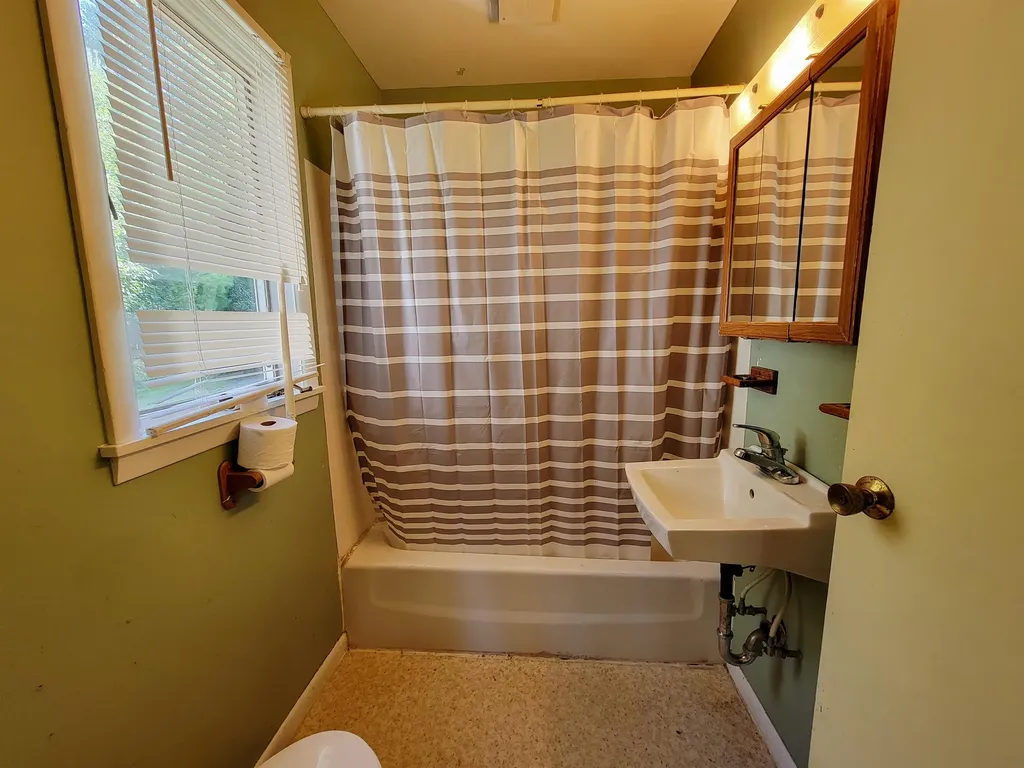 1657 Vt-214 East Montpelier VT 05667