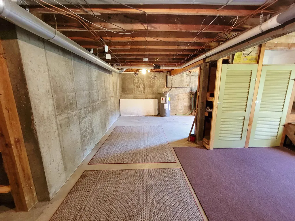 1657 Vt-214 East Montpelier VT 05667